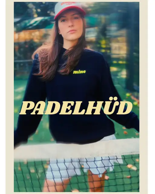 PADELHUD lifestyle on padel court