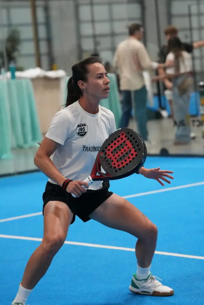 Luicelena Pérez on padel court