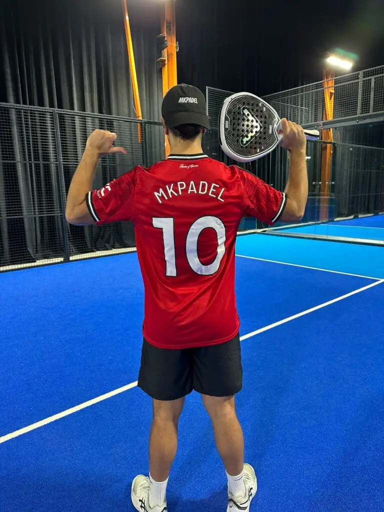 MK padel on court