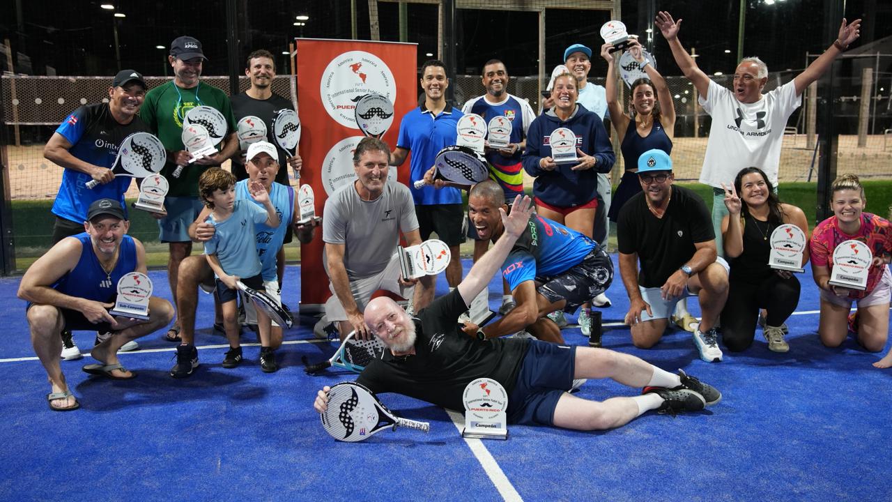 ISPT group on padel court